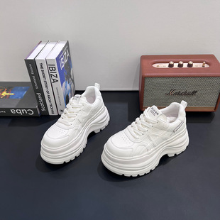 欧货小白鞋女2026春季新款小个子增高7厘米学生休闲百搭运动板鞋