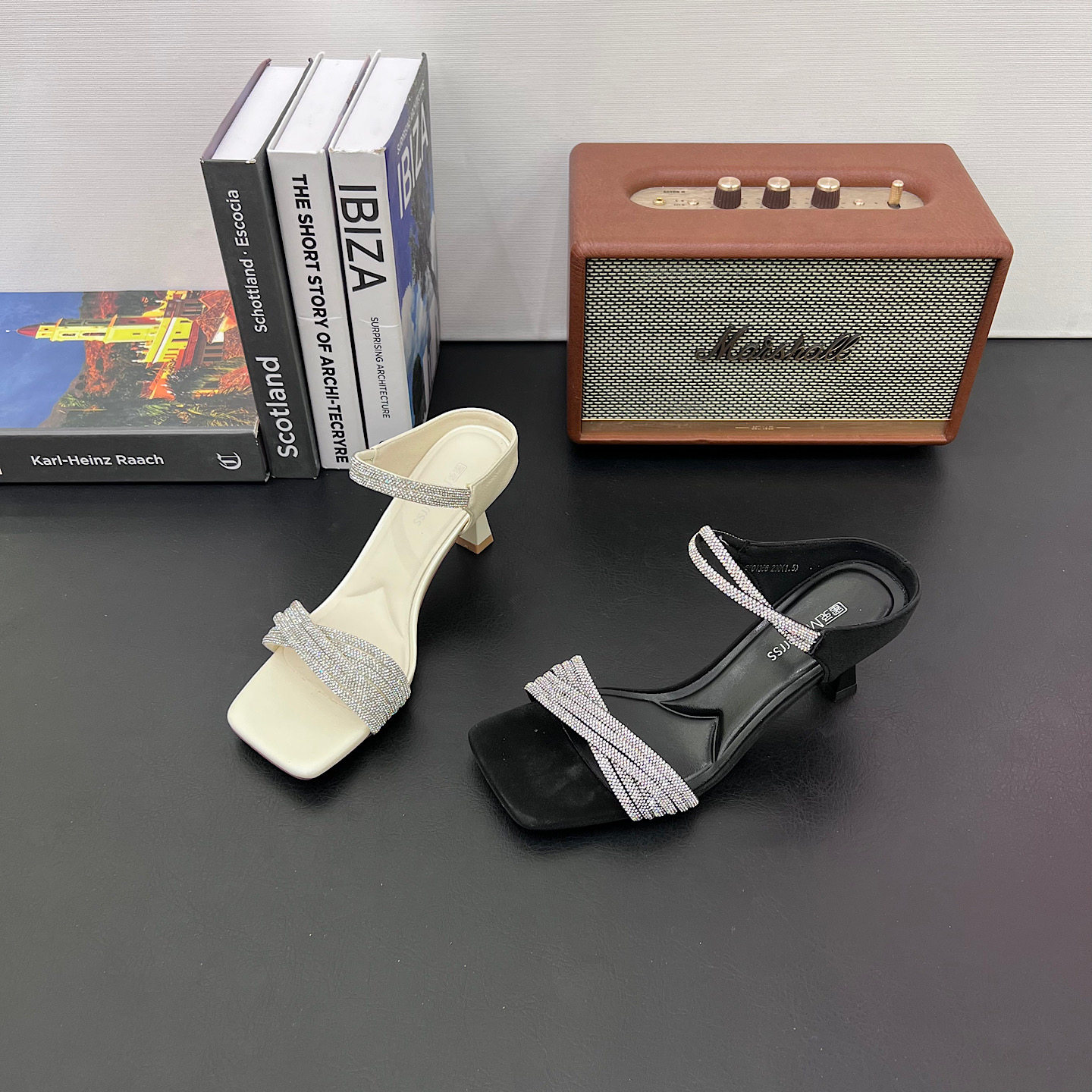 2026夏款时尚百搭水钻一字带凉拖鞋女外穿高级感性感高跟凉鞋女潮