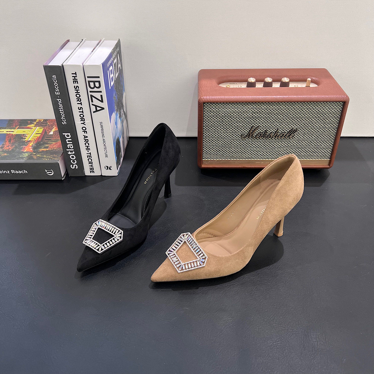 法式超火水钻方扣高跟鞋女2026春季新款绒面细跟尖头单鞋浅口女鞋