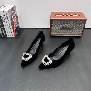 2026春季新款法式气质水钻黑色尖头平底鞋女浅口高跟工作职业单鞋