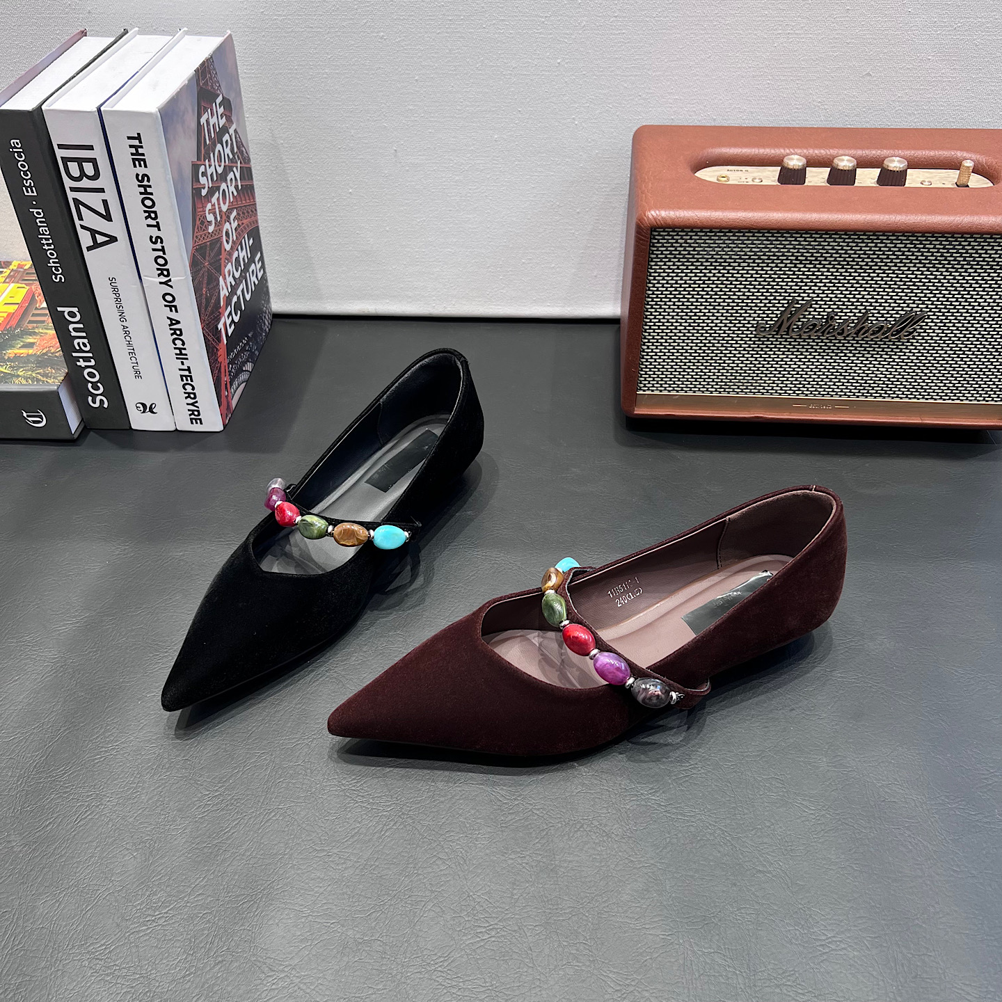 韩系一字带尖头小猫跟单鞋女2026年春新款法式金丝绒温柔风晚晚鞋