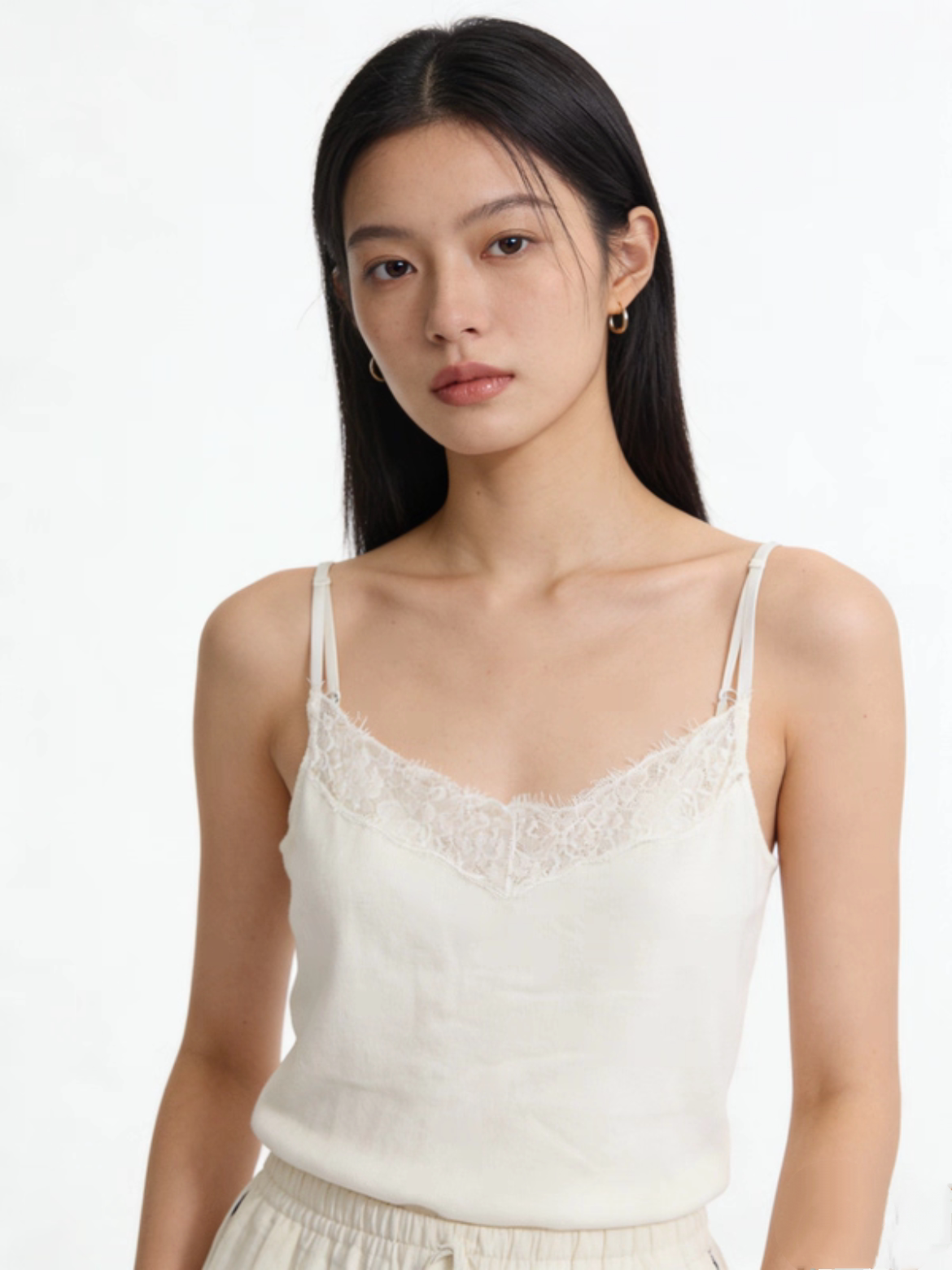 2026年夏装全新蕾丝拼接绵羊绒吊带背心女修身显瘦内搭打底衫上衣