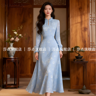 蓝色木耳边长袖碎花连衣裙女2026早春新款优雅气质宴会长裙设计感