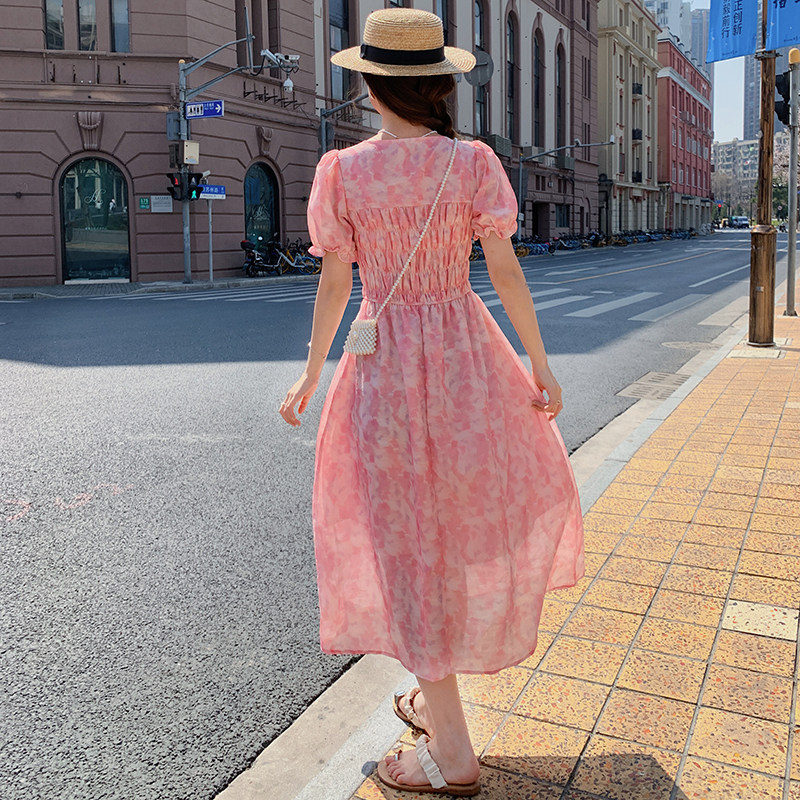 粉色方领泡泡袖碎花连衣裙女2023夏季新款法式温柔风漂亮别致长裙,女装连衣裙,浙宝273