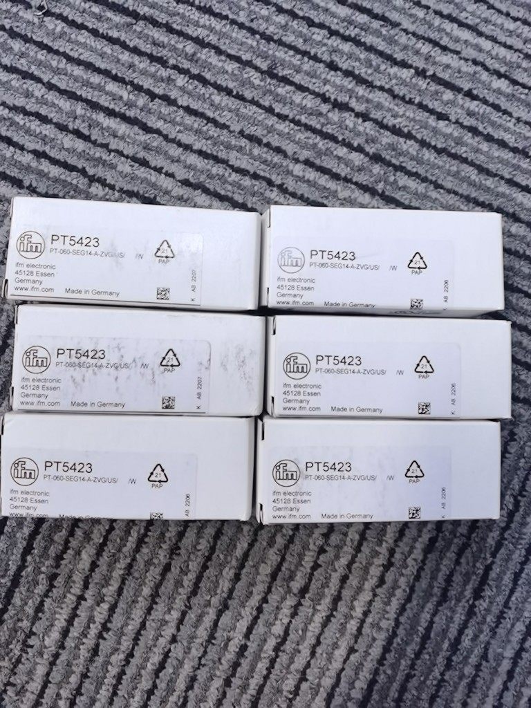 包邮全新IFM PT5423压力传感器 - 实物图