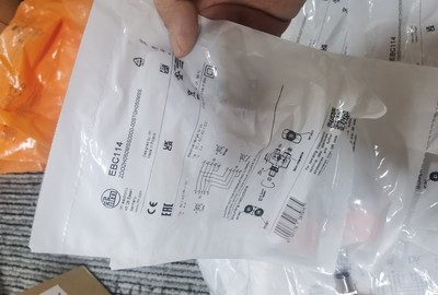 包邮原装现货IFM EBC114传感器接头当天发