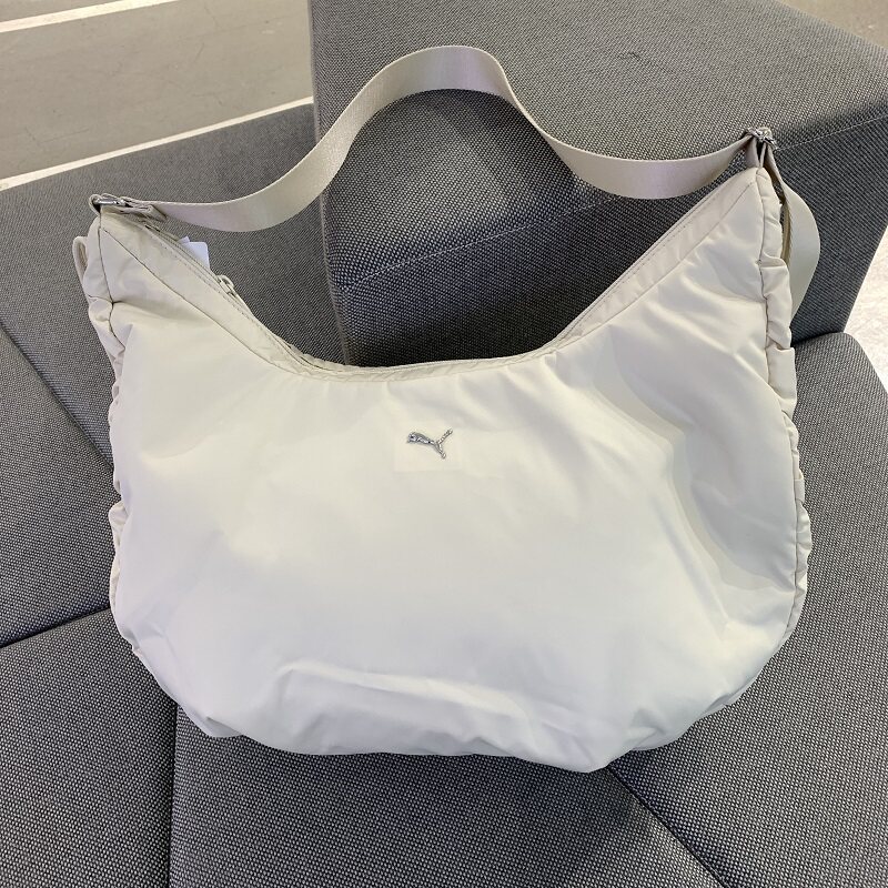 PUMA 여성 솔리드 컬러 대용량 숄더백 피트니스 핸드백 가방 크로스 바디 백 090978