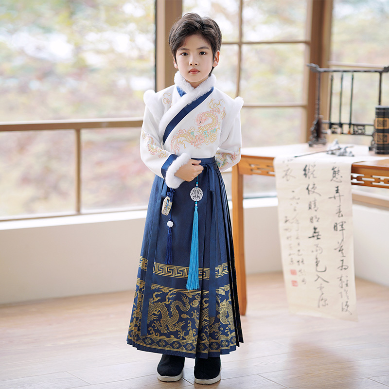 厚款冬季男童汉服马面裙走秀服装