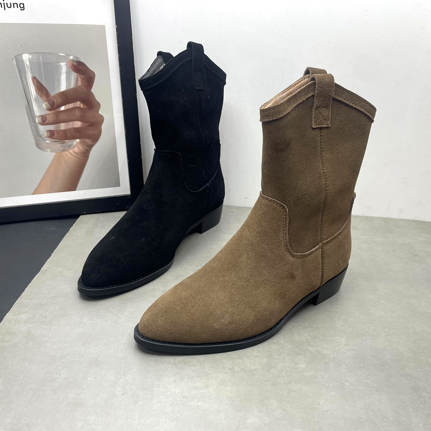 2025冬季新款真皮女鞋尖头气质低跟复古中筒靴加绒保暖西部靴棉靴