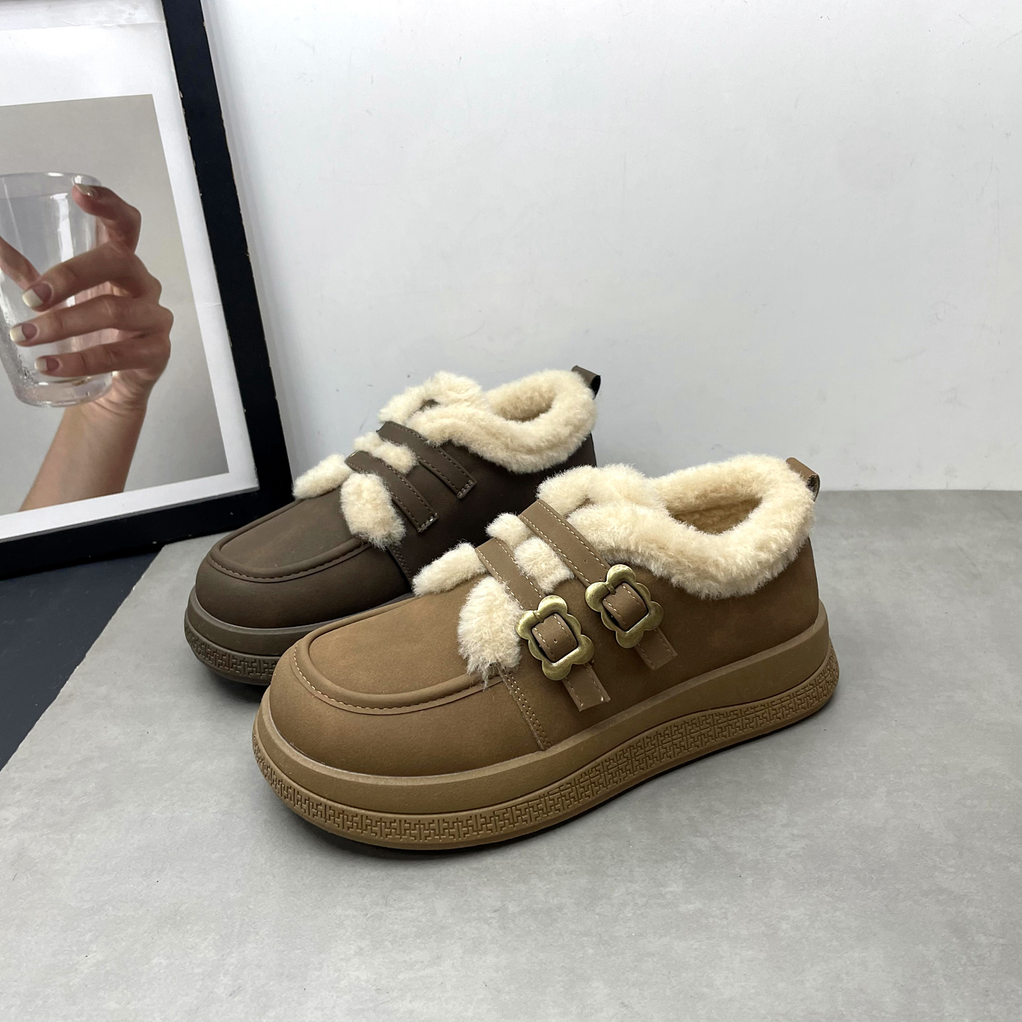 工厂断码处理2025冬季新款一脚蹬英伦风复古乐福鞋加绒厚底女棉鞋