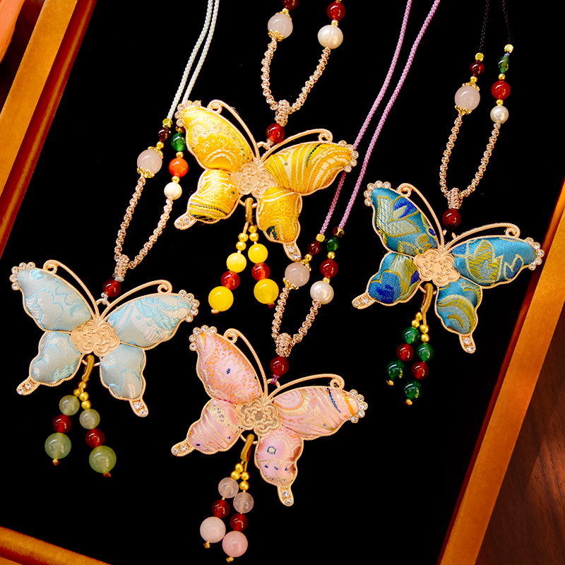 新款非遗仿宋锦双面蝴蝶项链女手工编织新中式毛衣链国风旗袍吊坠