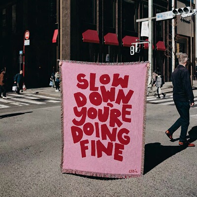 SLOW DOWN YOU ARE DOING FINE 欧美励志治愈系挂毯卧室博主ins