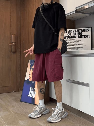酒红色冰丝速干工装短裤男款夏季美式机能冲锋裤子大口袋五分马裤
