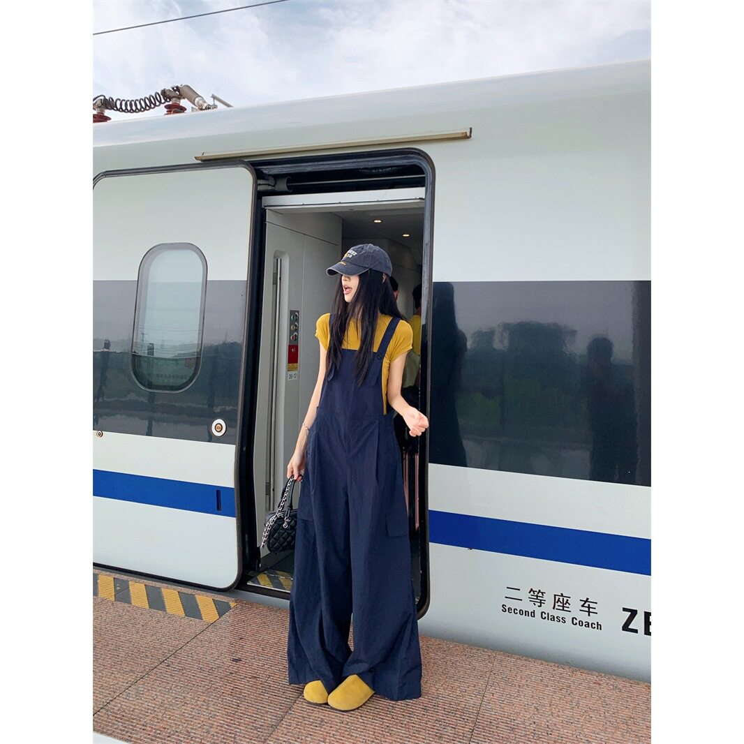 实拍 夏季俏皮减龄藏青色休闲宽松背带裤+姜黄色打底短袖T恤套装