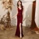 酒红色晚礼服女2025新款 气质宴会轻奢小众高级包臀鱼尾开叉连衣裙