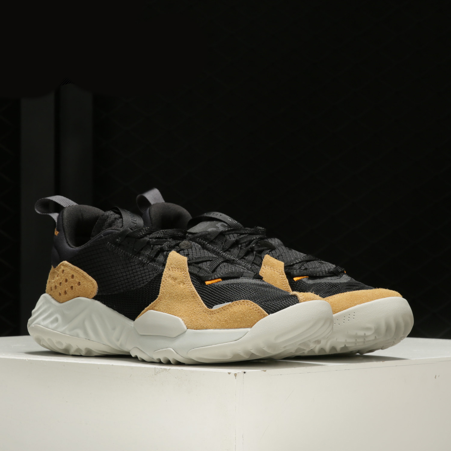 耐克夏季新款男子耐磨休闲运动鞋