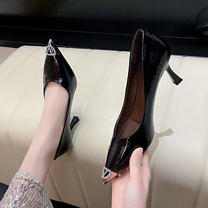 欧美黑色单鞋女金属尖头气质