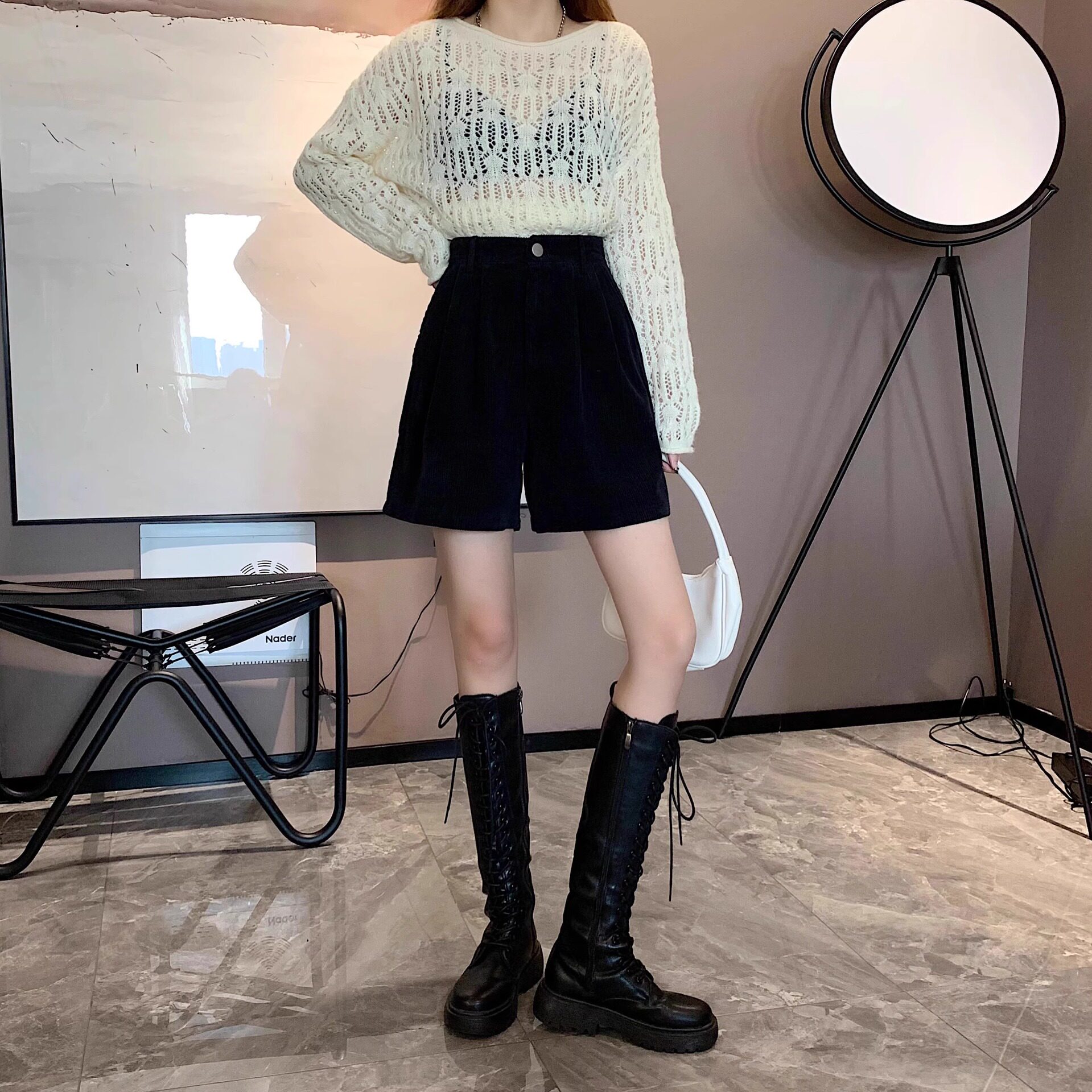 配长靴的灯芯绒短裤女秋季高腰a字裤冬季外穿打底靴裤小个子裤子