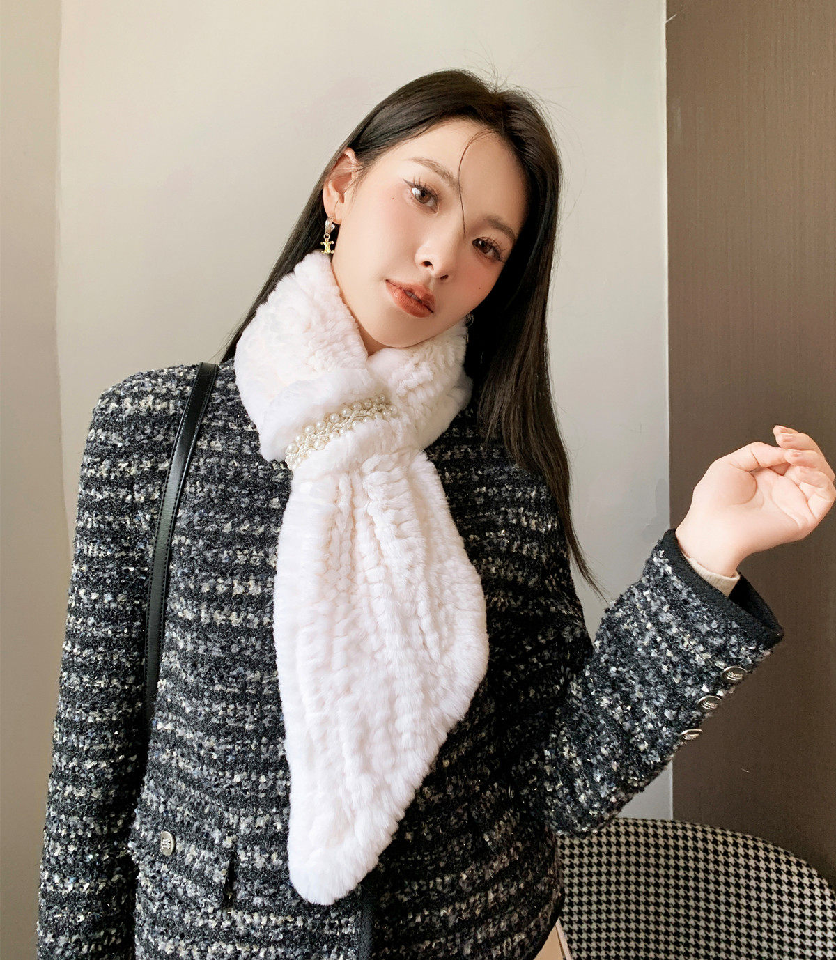 冬季新款小香风獭兔毛皮草围巾女气质钉珠保暖围脖真毛毛领子韩国