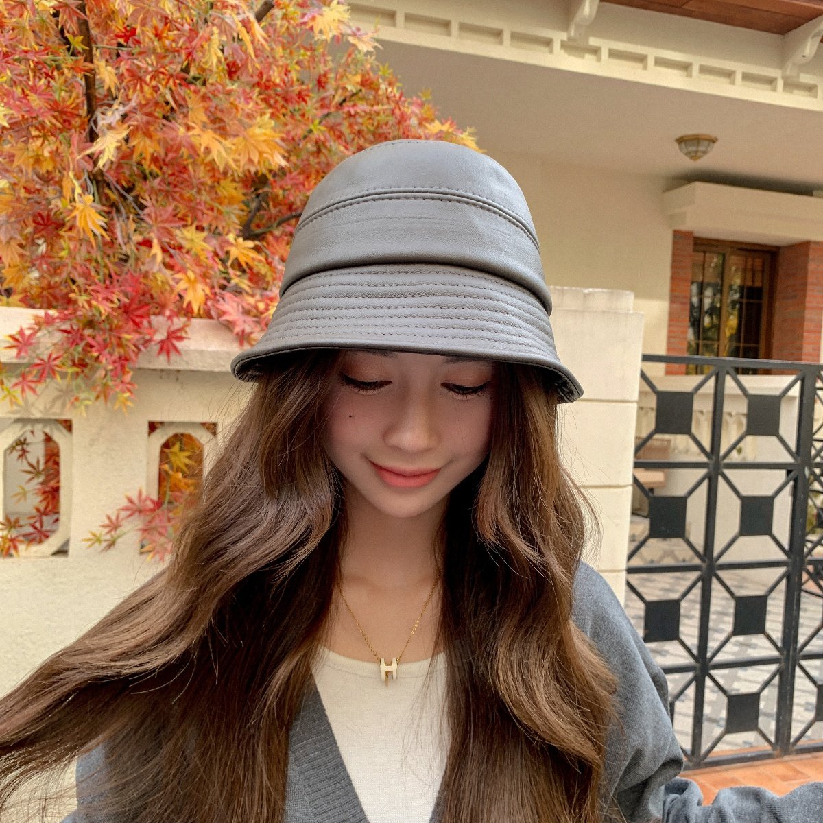 秋冬女士绵羊皮帽子真皮渔夫帽盆帽街头百搭防晒遮阳百搭显脸小