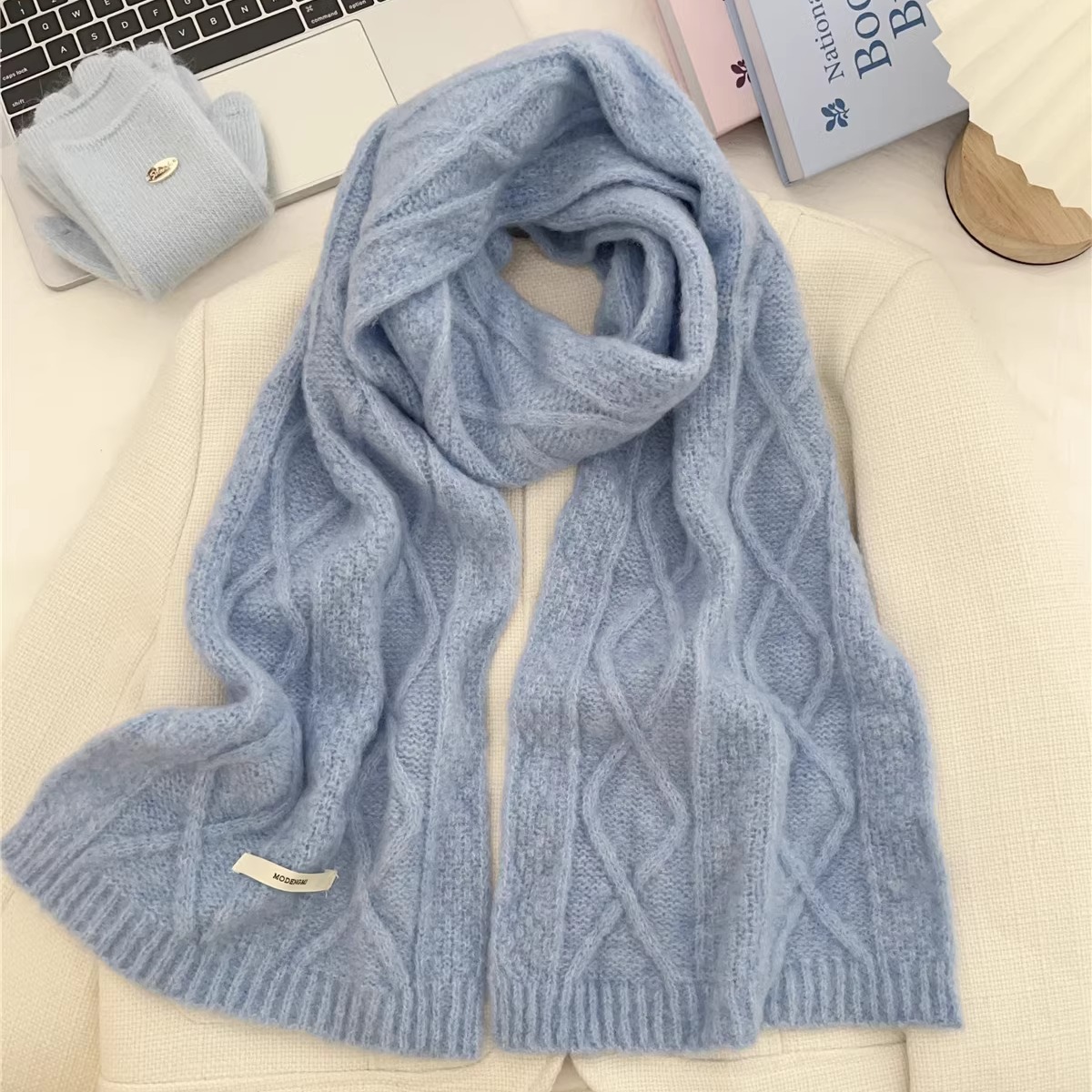 软糯针织毛线天蓝色围巾