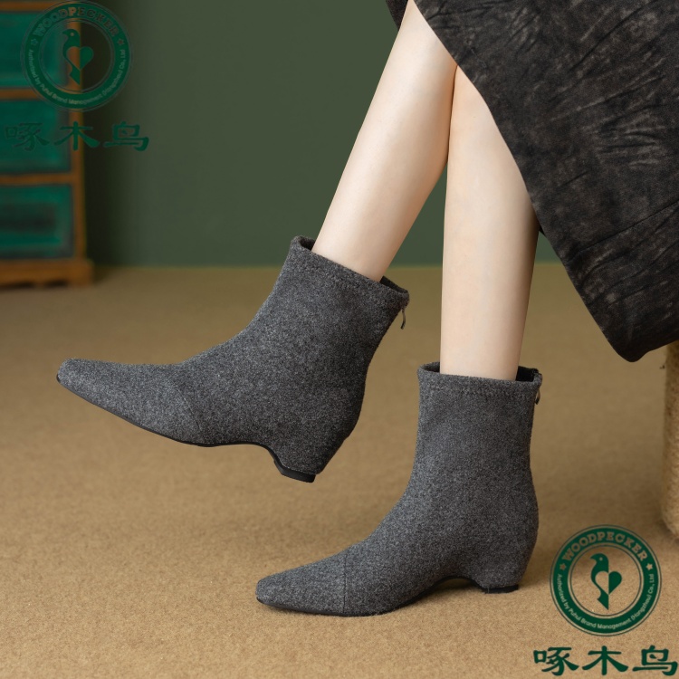 啄木鸟内增高马丁靴女尖头瘦瘦靴