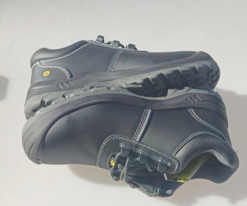 SAFETY JOGGER SADDLE SADDLE SUITABLE LABOR PROTECTION SHOES MENS ANTI-SMASHING ANTI-STAB ANTI-STATIC AURA BROKEN CODE DEFECTS