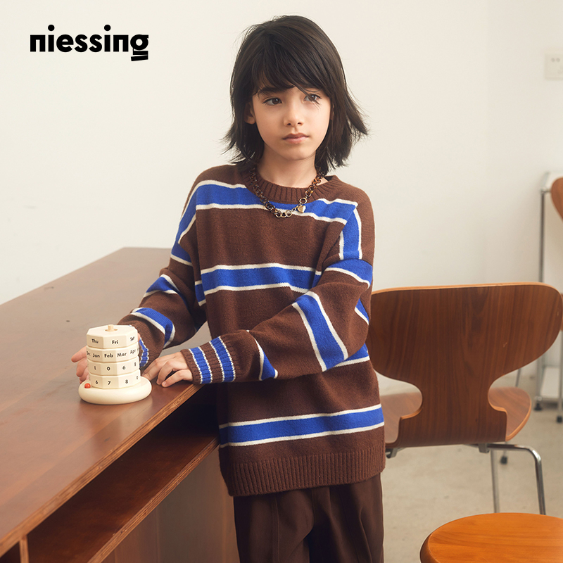 尼辛条纹宽松休闲针织衫