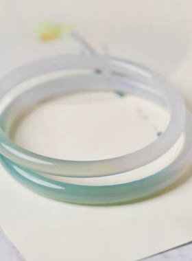 绿玛瑙半山半水玉髓手镯绿美人镯