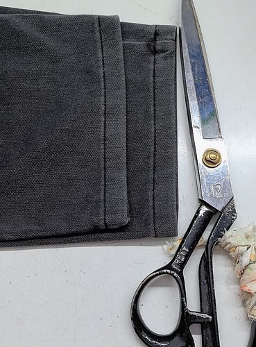 修改衣服换拉链裁裤脚修补