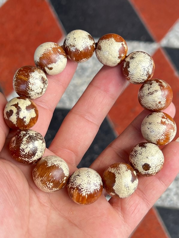 惠安玉化老白棋沉香手串1.8cm＊13颗佛珠单圈手链43克药香韵清甜