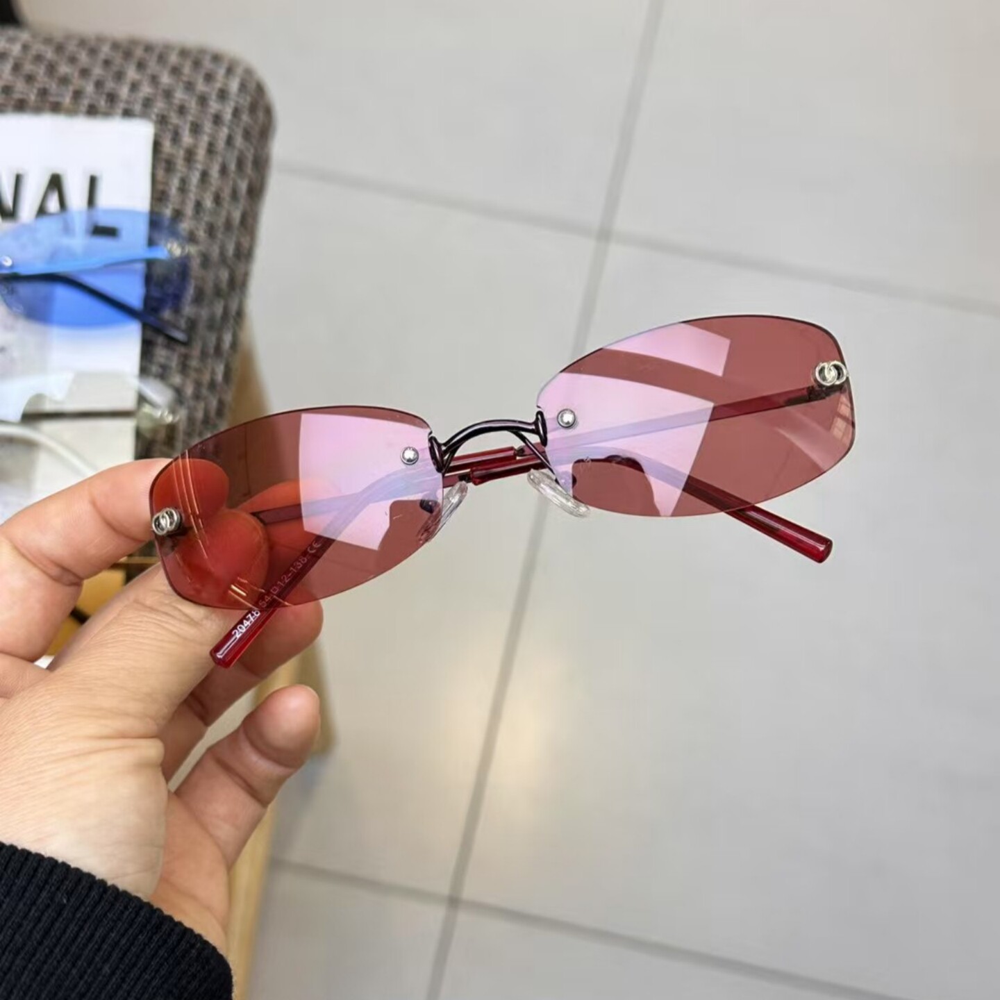 新款无框椭圆形太阳镜男女红色偏光超轻时尚韩版防晒复古港风墨镜