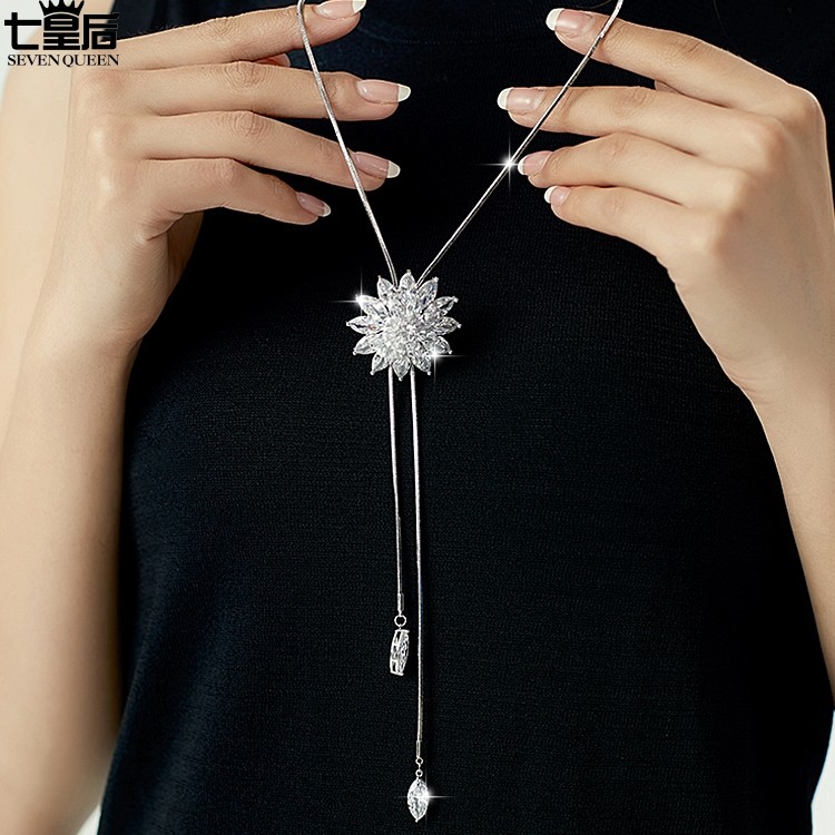 花朵毛衣链女长款2025年新款卫衣项链秋冬高档配饰轻奢高级感挂件