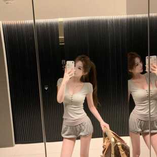 Simida斯密达-螺纹纯欲修身显瘦纽扣V领上衣短袖T恤(单上衣)M2219