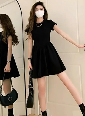 小黑裙鱼骨掐腰女 超火夏天小个子短裙裙子辣妹高级感连衣裙