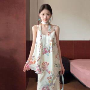 巨好看的套装吊带碎花连衣裙子女夏季2025新款海边度假风绝美长