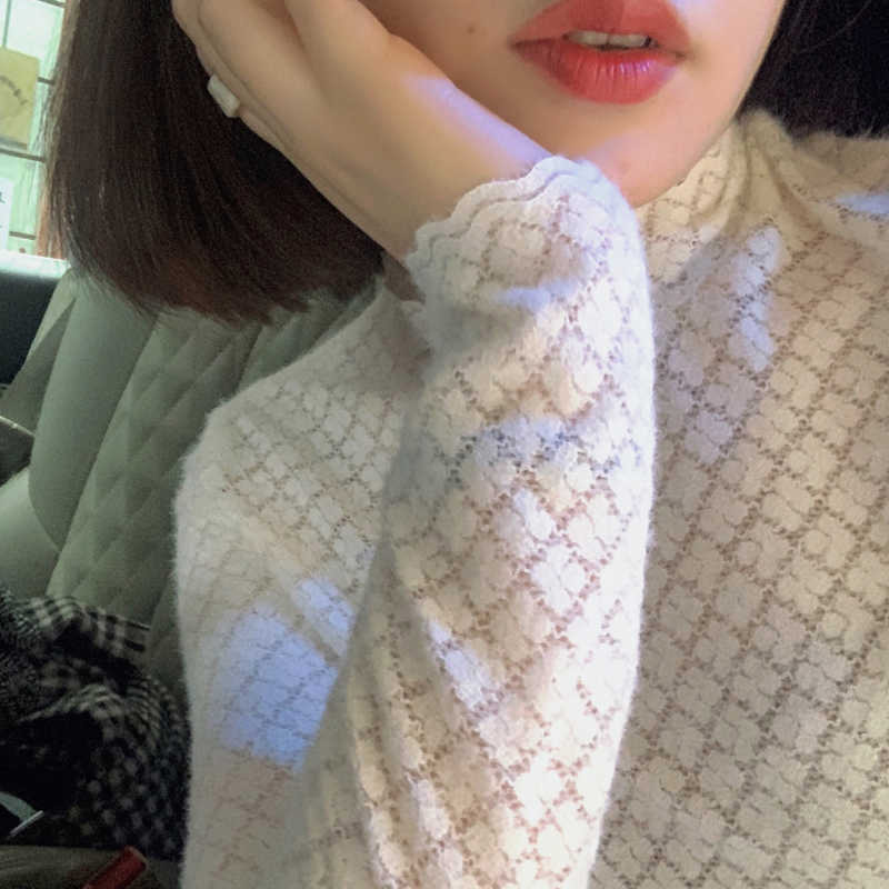 Four leaf grass soft glutinous small fluffy half high collar with white lace bottomed shirt