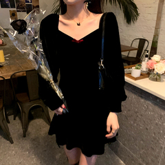 French Retro Black velvet dress women's autumn and winter short long sleeve slim temperament small black skirt
