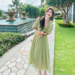 小清新绿色v领连衣裙女夏2025新款海边度假仙女超仙森系雪纺长裙图片