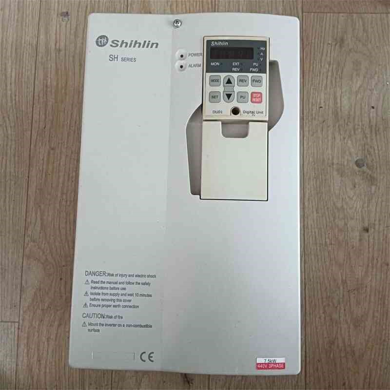 Shihlin/士林7.5KW变频器三相380V SH系列议价产品。