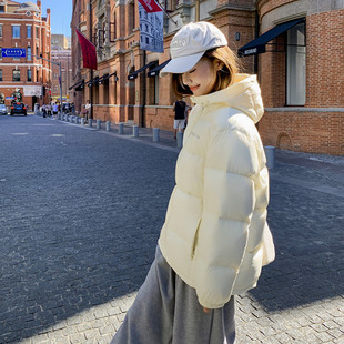 2025新 女羽绒服情侣带帽加厚学生面包服宽松外套 90%白鸭绒短款