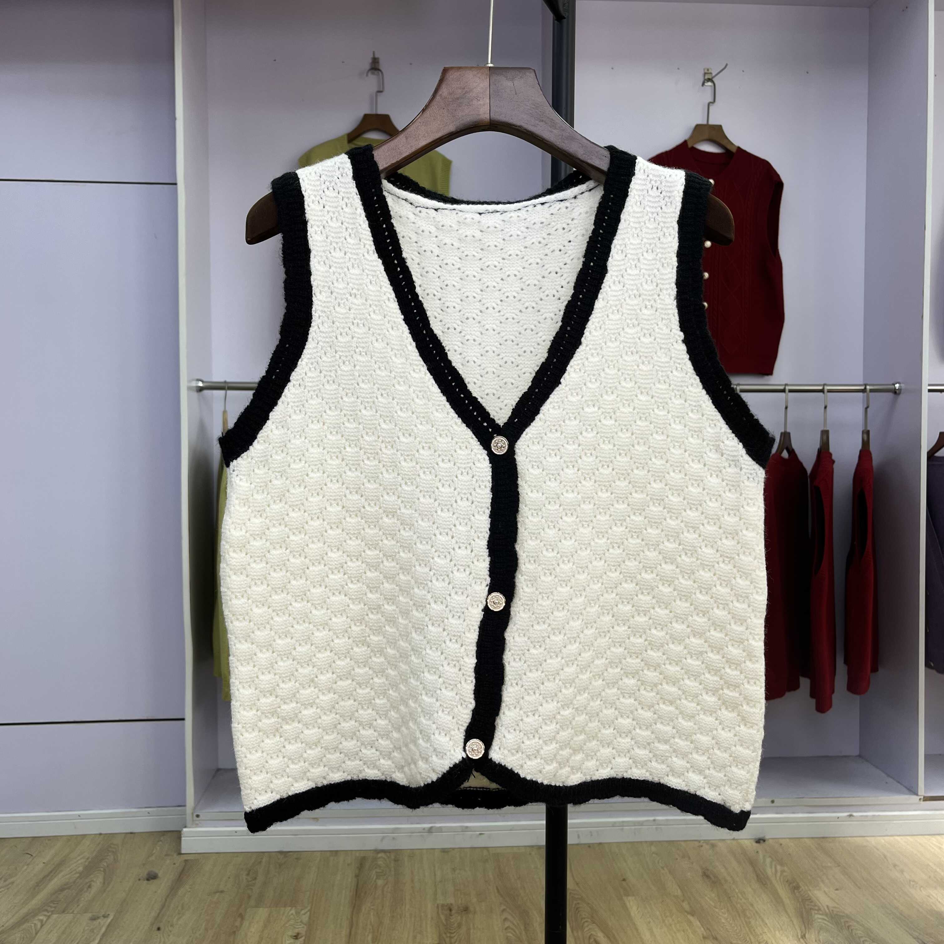 钩花无袖2024秋季女装气质V领