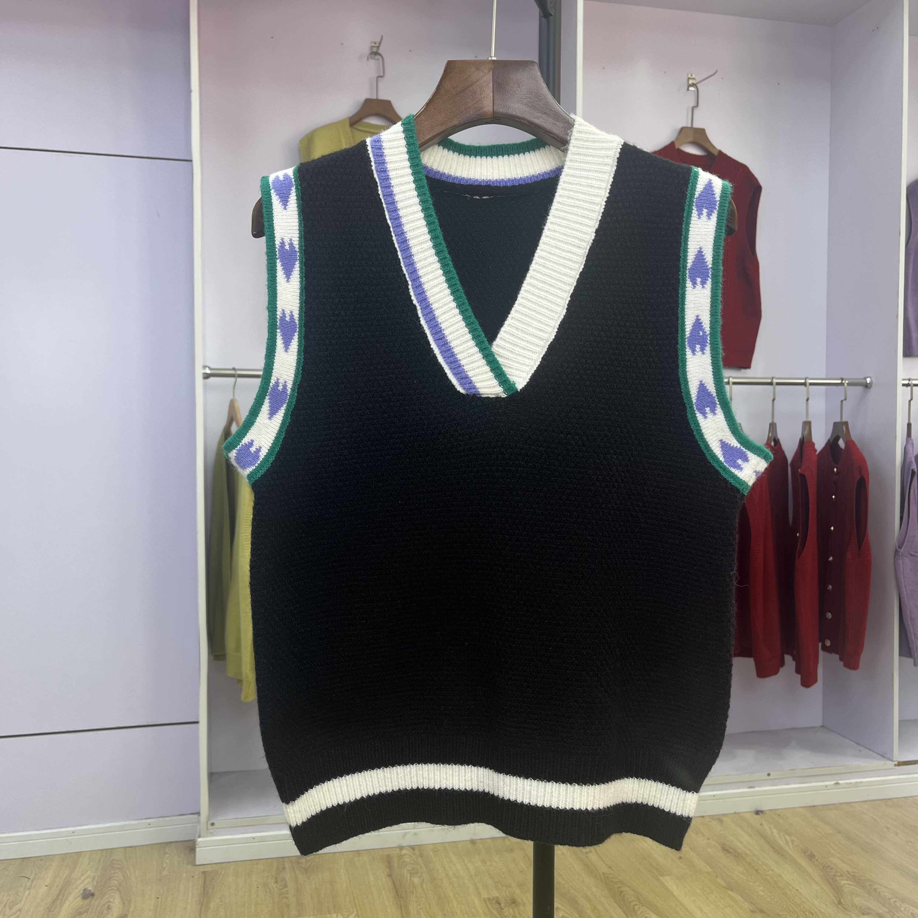 665针织马甲女2024年秋冬新款拼色背心叠穿设计感v领针织坎肩