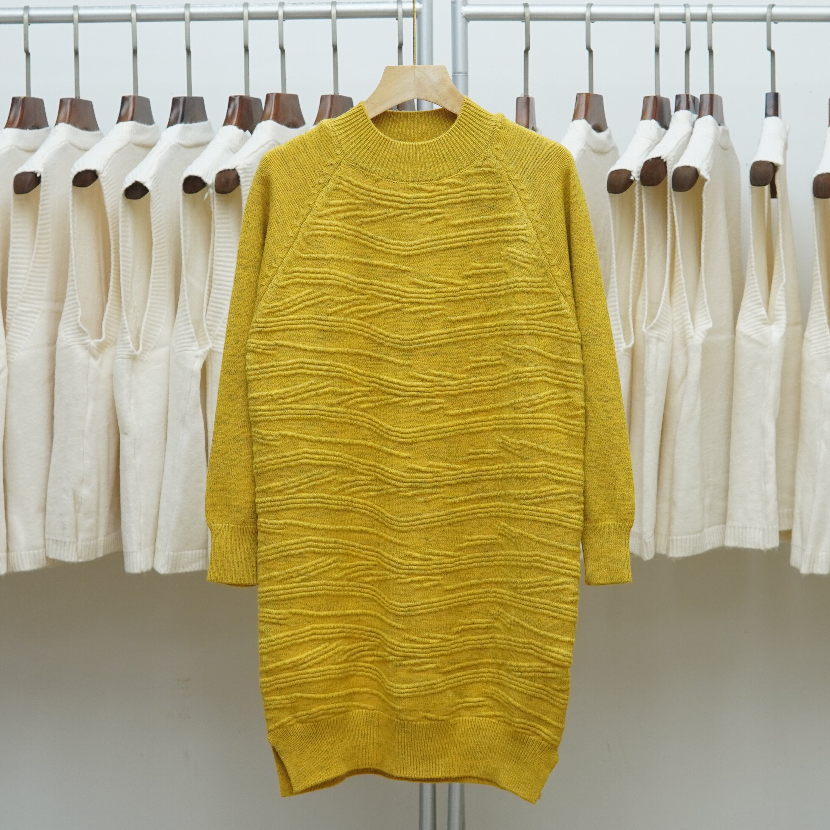 韩版宽松舒适中长款纯色毛衣裙