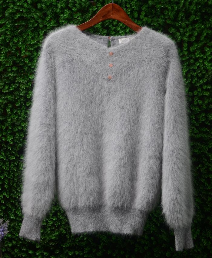 兔绒v领蝙蝠袖保暖毛衣秋冬新品