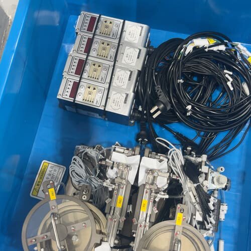 议价CUHI数字伺服驱动器SDVC311-M，带控制器和线材，成可维修