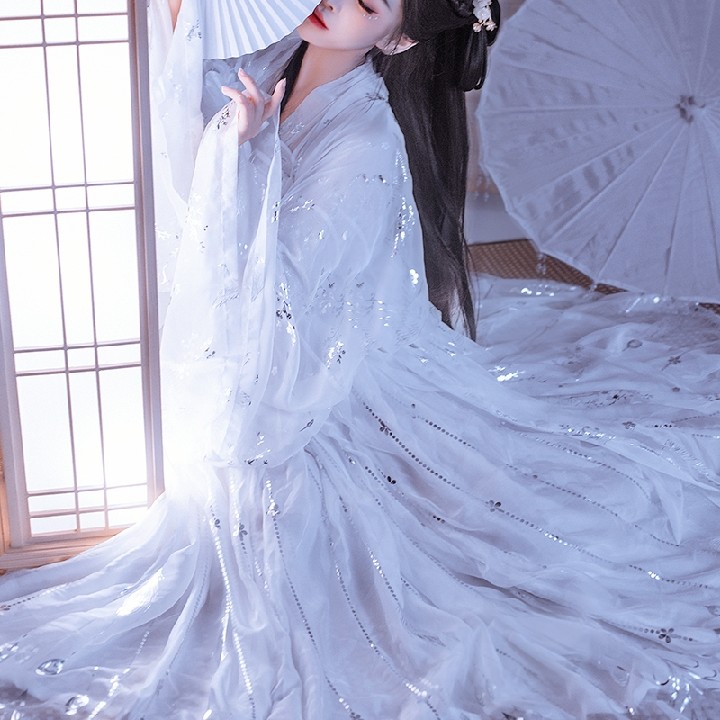 出租凭汉服主持演出摄影写真服装昆明楚雄玉溪红河文山曲靖昭通