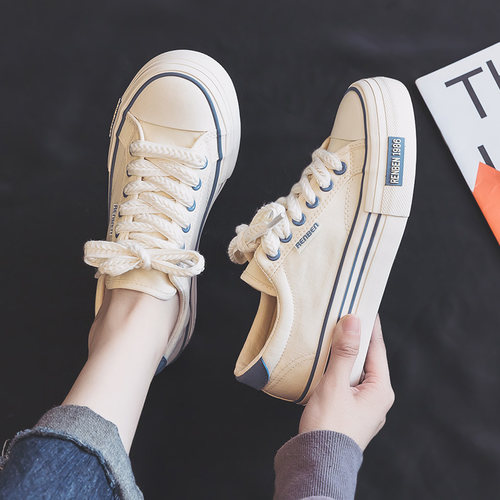 人本低帮圆头休闲女鞋板鞋透气