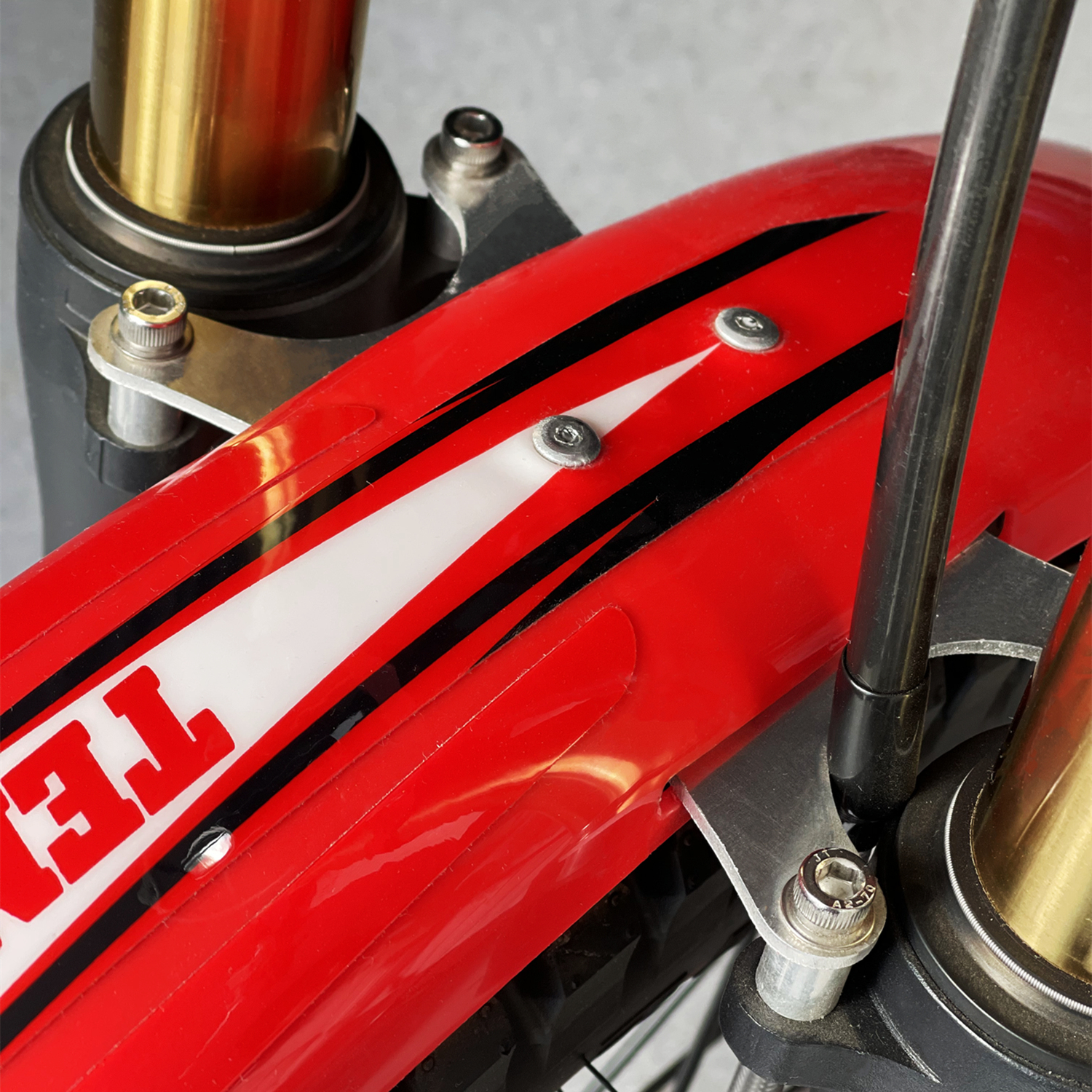 前泥瓦支架特纳赛后泥瓦