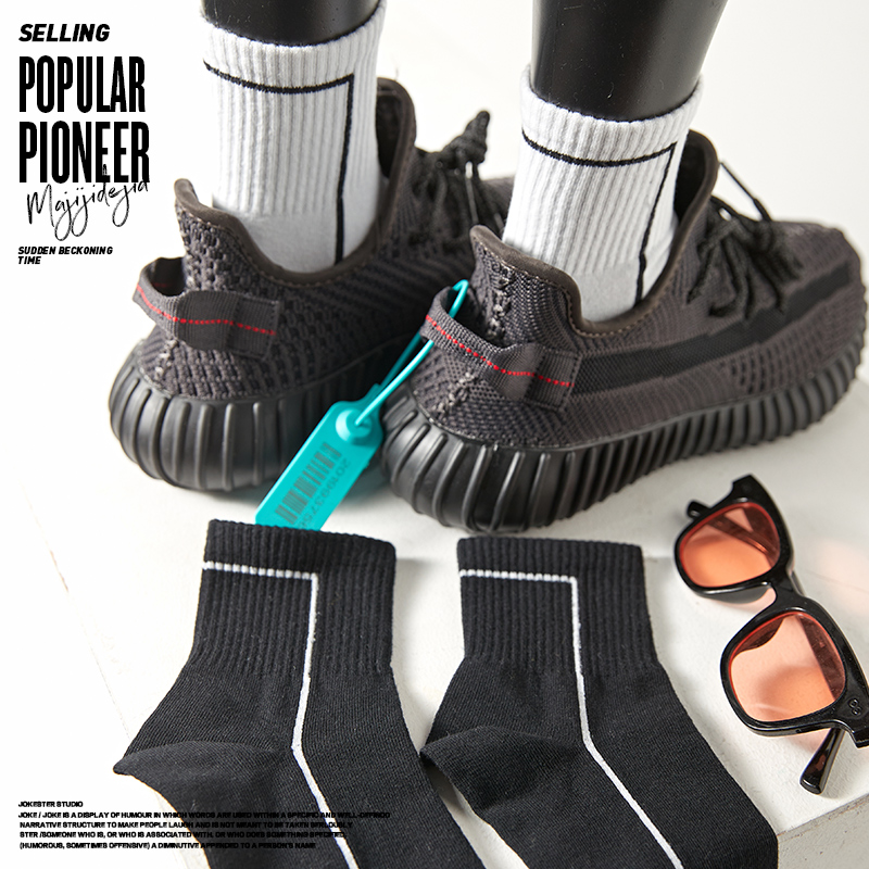 MJJ简约纯色条纹潮流中筒袜